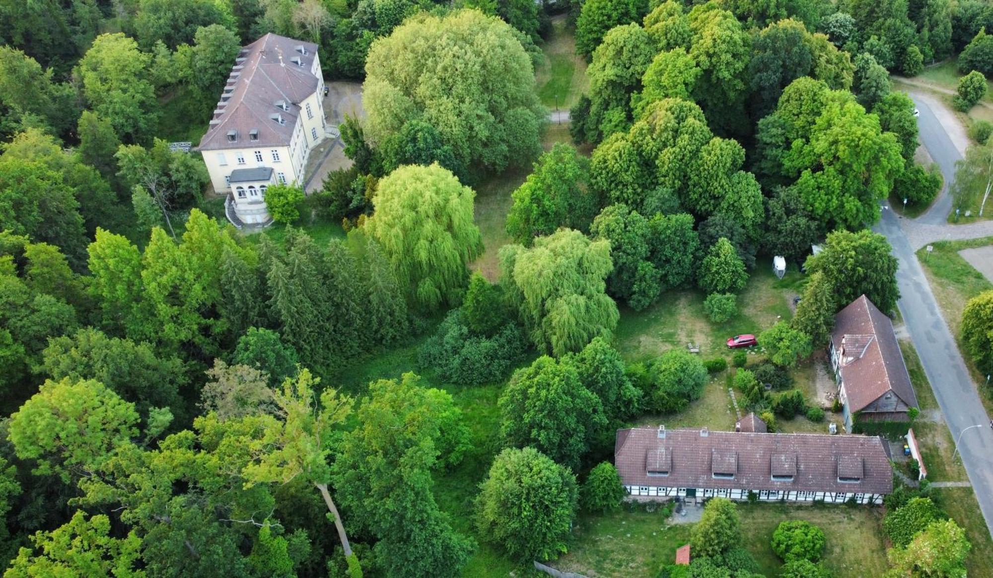 Апартаменти „Altes Forsthaus“ Am Schloss Ульцинь Екстер'єр фото